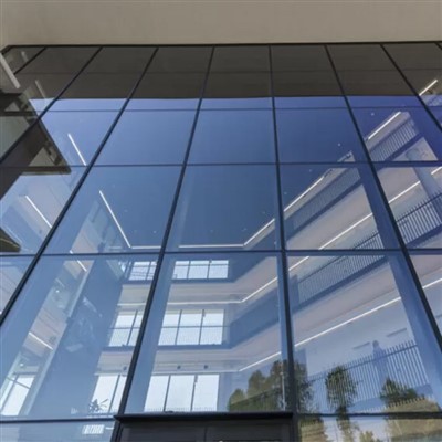 Trægardinvægsystem